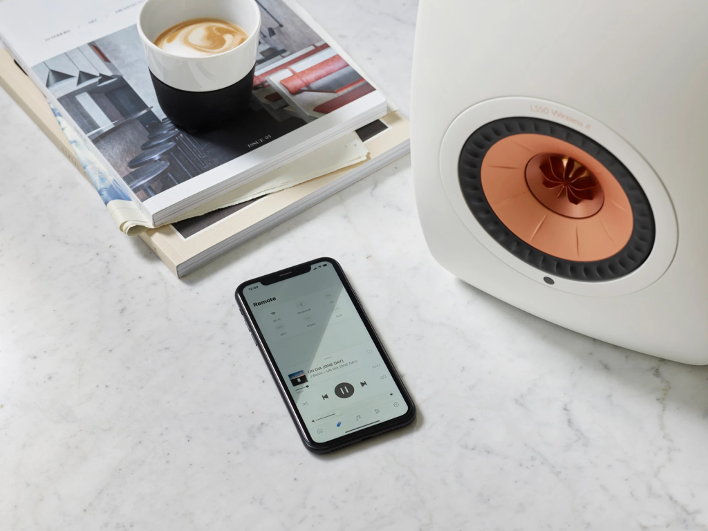 KEF_LS50_Wireless_II_white_phone_ls_4x3.png
