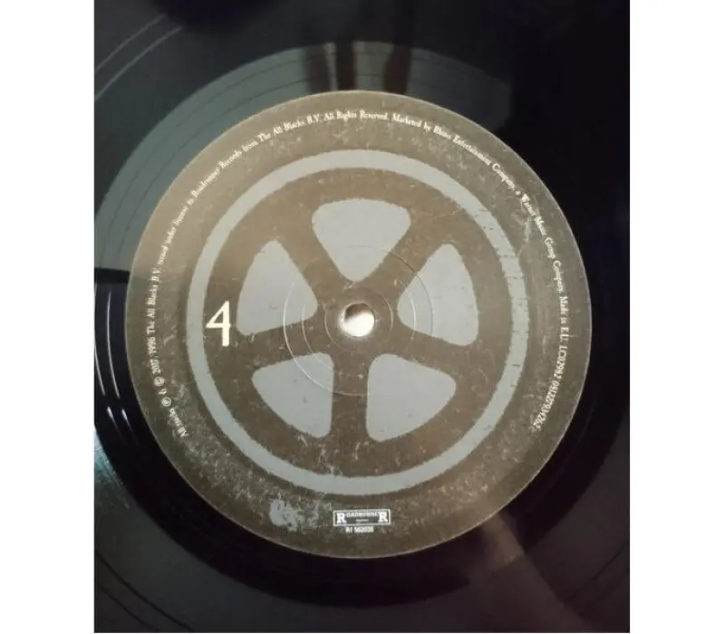 Виниловая пластинка Sepultura – Roots, Kinodrive.kz — фото 2