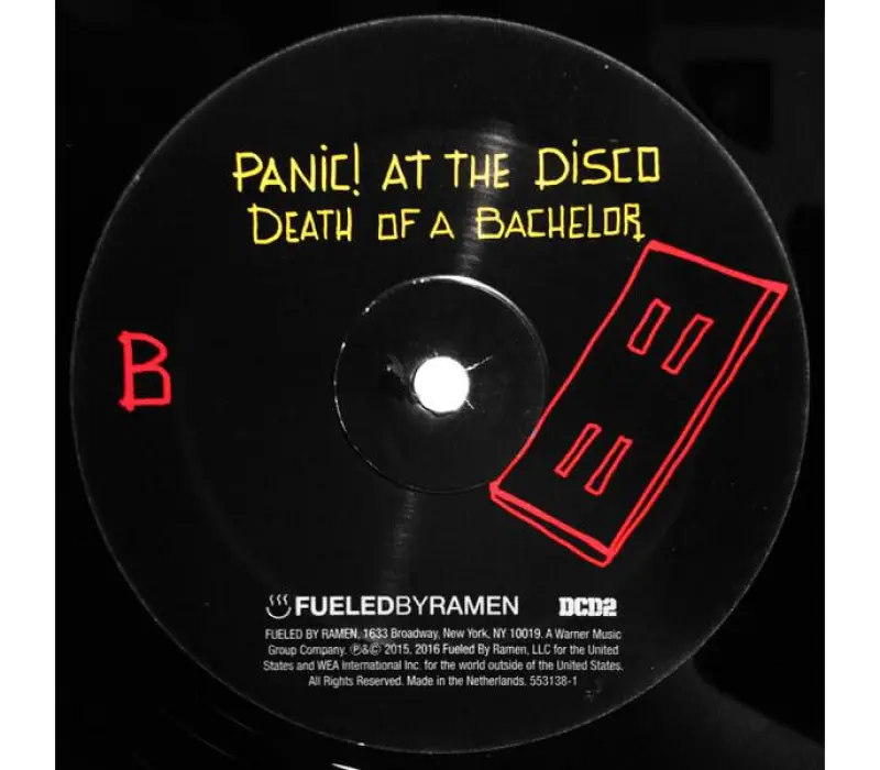 Виниловая пластинка Panic! At The Disco – Death Of A Bachelor, Kinodrive.kz — фото 2