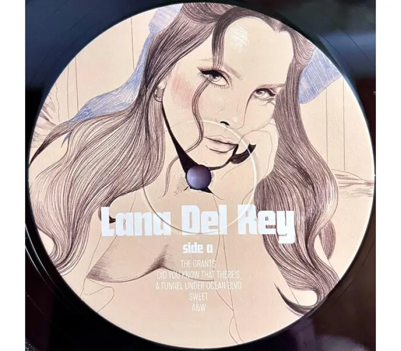 Виниловая пластинка Lana Del Rey – Did You Know That There's A Tunnel Under Ocean Blvd, Kinodrive.kz — фото 5