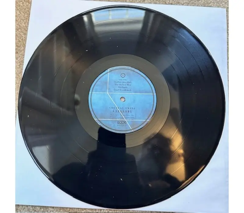 Виниловая пластинка COCTEAU TWINS - Garlands, Kinodrive.kz — фото 5