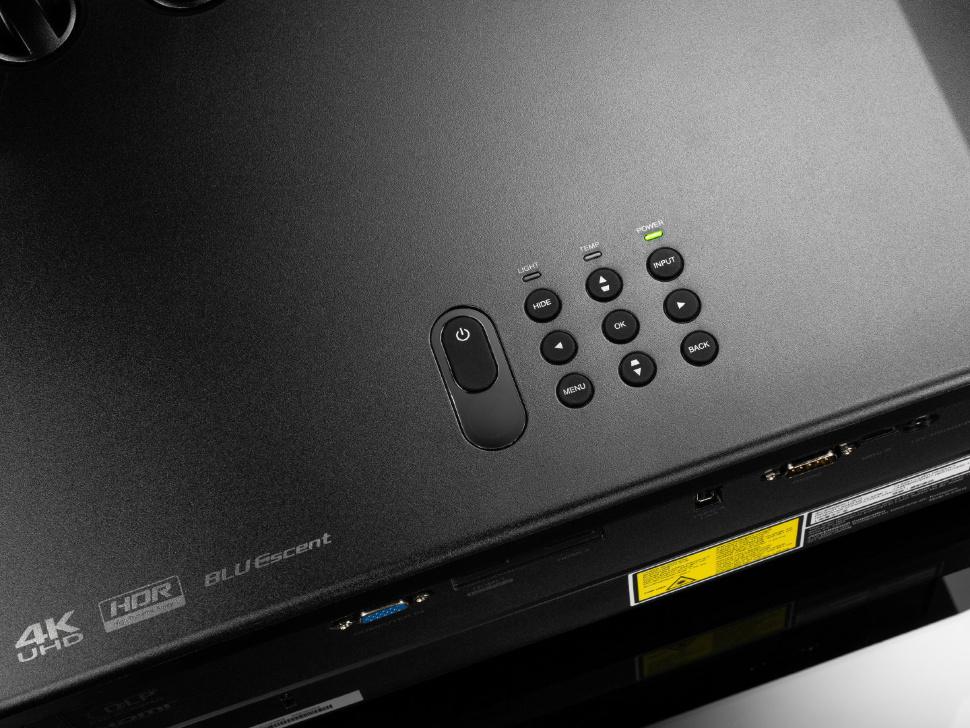 Тест проектора JVC LX-NZ3: светит лазер, светит ярко Тест проектора JVC LX-NZ3: светит лазер, светит ярко