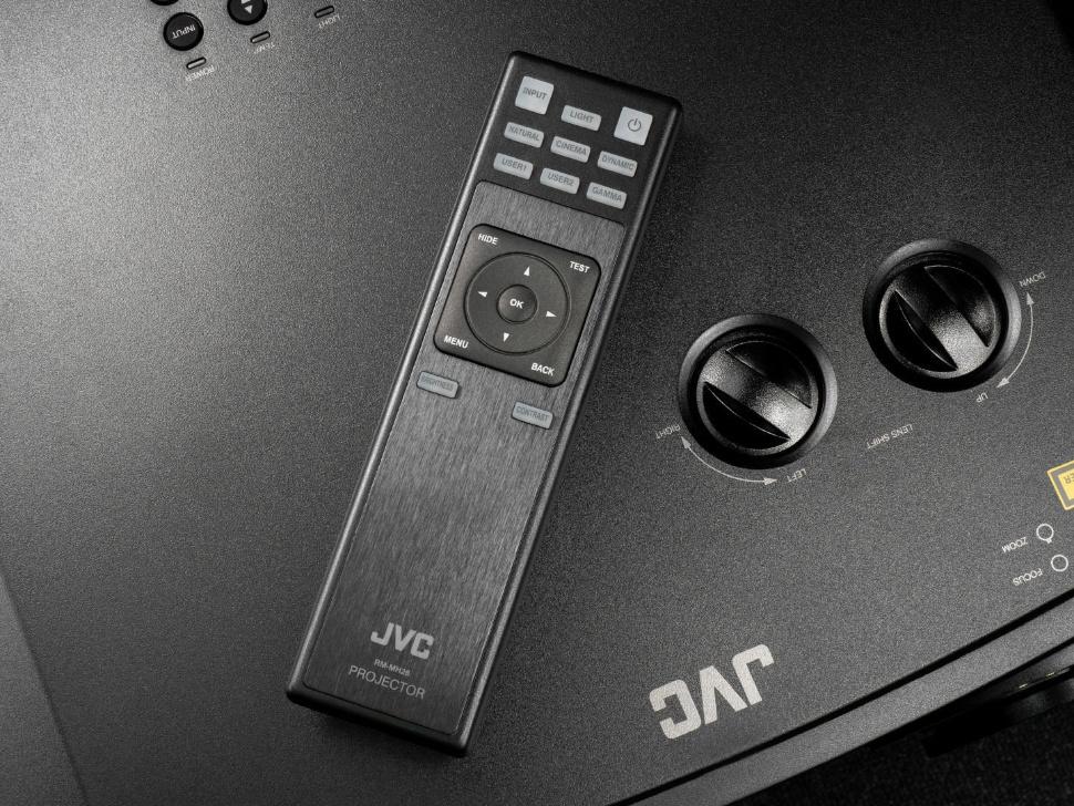 Тест проектора JVC LX-NZ3: светит лазер, светит ярко Тест проектора JVC LX-NZ3: светит лазер, светит ярко