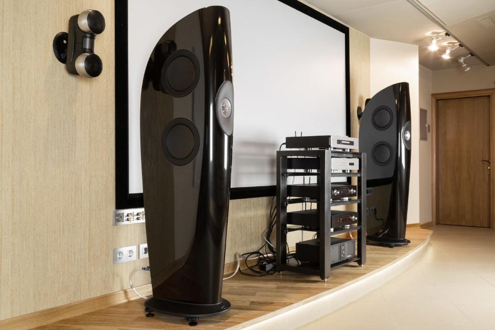 Тест акустики KEF Blade: такой разноплановый High End Тест акустики KEF Blade: такой разноплановый High End