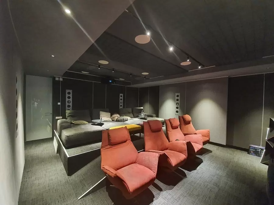 KEF Reference и Dolby Atmos в частном кинозале в Алматы