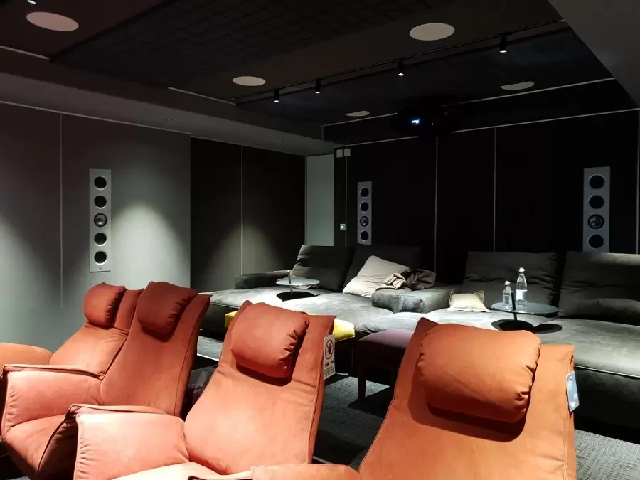 KEF Reference и Dolby Atmos в частном кинозале в Алматы