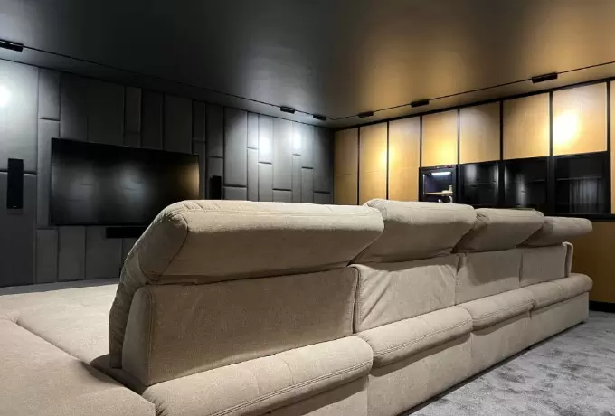 Кинозал «Бархат» на KEF T-series