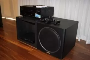 Два в одном: кинотеатр и игровая комната (Polk Audio TSx + Optoma HD25e)
