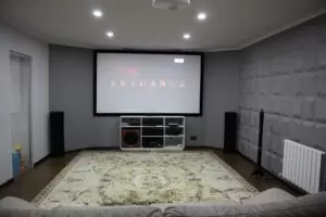 Домашний кинозал к Большому футболу (Optoma HD28DSE + Polk T-series)