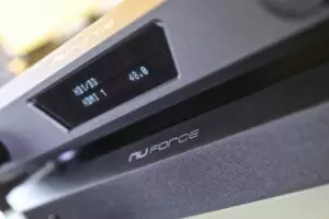 Домашнее караоке, кинозал и интерактивный гольф на базе Optoma, AUDAC и Polk Audio